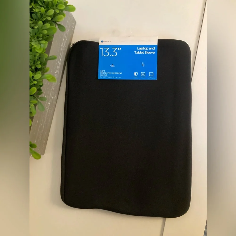 Ematic 13.3” Black Laptop & Tablet Sleeve